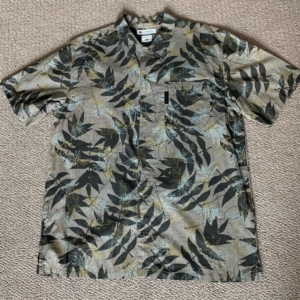 Columbia Sportswear button down shirt EUC